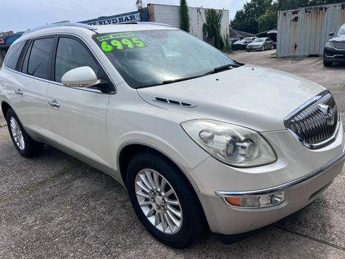 Used 2011 Buick Enclave CXL FWD image 3