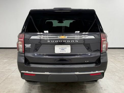 Used 2024 Chevrolet Suburban LT image 10