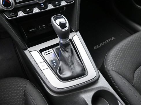 Used 2020 Hyundai Elantra SE w/ Cargo Package (C1) image 30