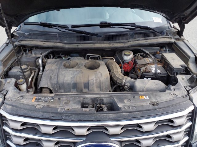 Used 2017 Ford Explorer XLT w/ Equipment Group 202A AWD/4WD image 24