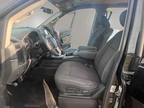 Used 2015 Nissan Titan SV w/ SV Value Truck Package RWD image 13