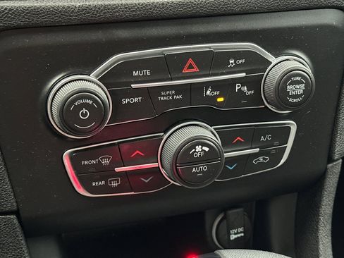 Used 2023 Dodge Charger GT w/ Technology Group image 19