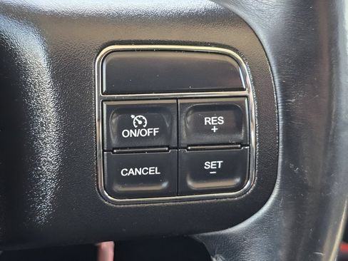 Used 2018 Jeep Wrangler Unlimited Sahara AWD/4WD image 9
