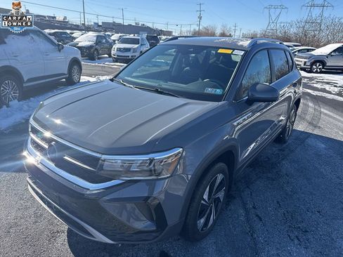 Used 2024 Volkswagen Taos SE w/ Taos Adventure Package image 3