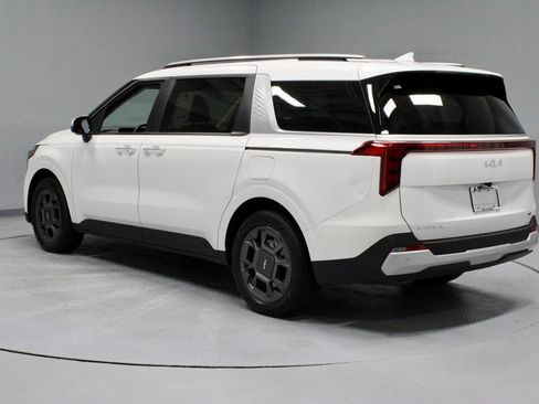 Used 2026 Kia Carnival EX FWD image 11