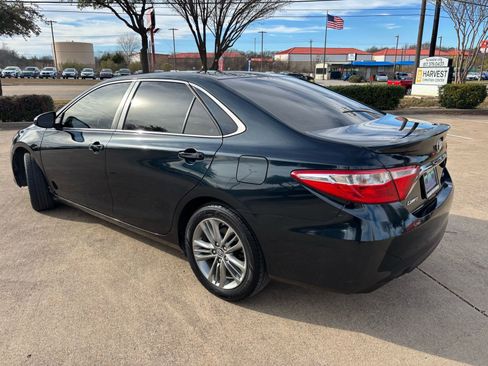 Used 2016 Toyota Camry LE image 8