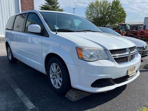 Used 2015 Dodge Grand Caravan SXT w/ UConnect Hands-Free Group image 3