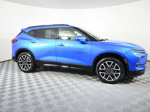 Used 2025 Chevrolet Blazer RS w/ Enhanced Convenience Package AWD/4WD image 8