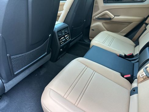 New 2026 Porsche Cayenne E-Hybrid image 13