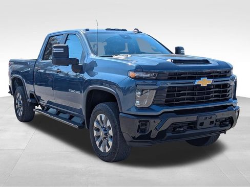 Certified 2025 Chevrolet Silverado 2500 Custom w/ Custom Value Package image 2