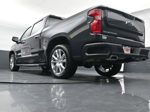 Used 2022 Chevrolet Silverado 1500 High Country w/ High Country Premium Package image 38