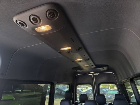 Used 2024 Mercedes-Benz Sprinter 2500 image 15