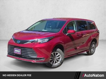 Used 2022 Toyota Sienna LE