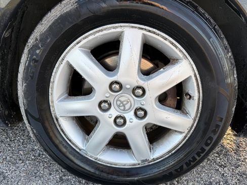 Used 2000 Toyota Avalon XLS FWD image 18