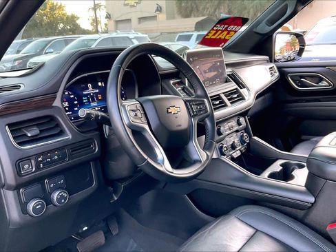 Used 2023 Chevrolet Suburban LT image 13