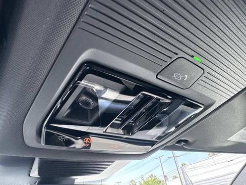 New 2026 Volkswagen Tiguan SE R-Line FWD image 22