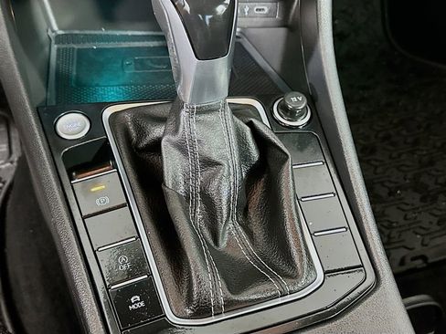 Used 2022 Volkswagen Jetta SEL FWD image 17