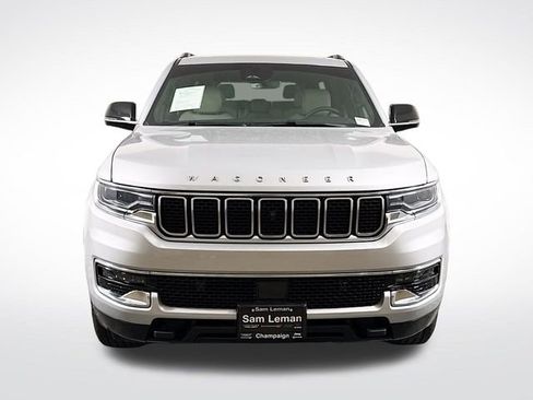 Used 2025 Jeep Wagoneer 4WD w/ Convenience Group I image 2