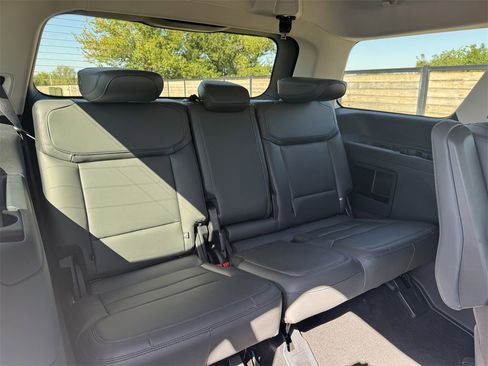 New 2025 Ford Expedition Active image 14