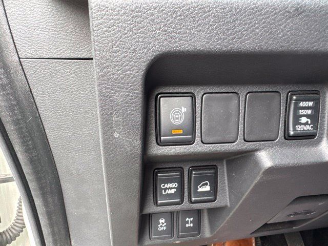 Used 2022 Nissan Frontier PRO-4X AWD/4WD image 23