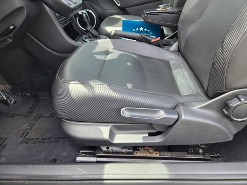 Used 2012 Volkswagen Beetle 2.5 FWD image 25