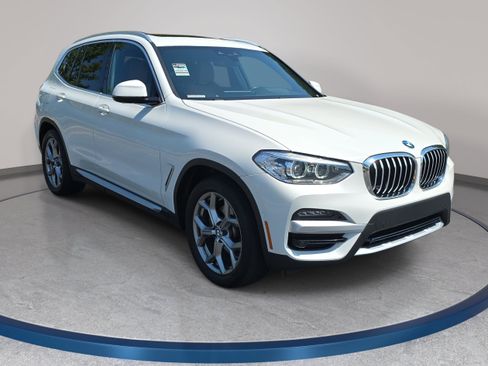 Used 2021 BMW X3 xDrive30e w/ Premium Package AWD/4WD image 3