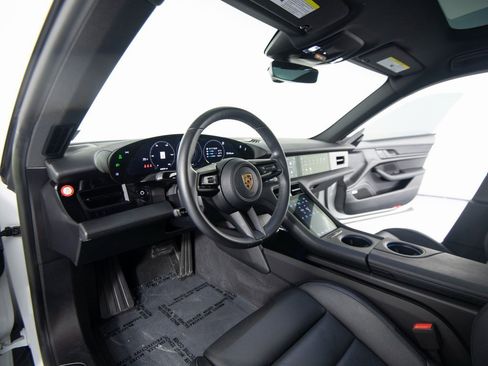 Certified 2022 Porsche Taycan image 9