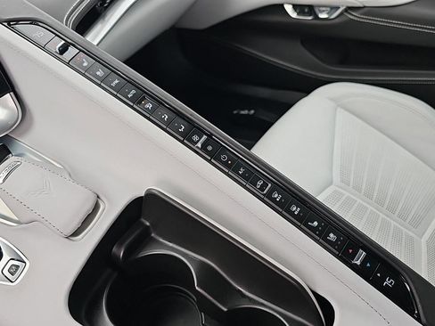 Used 2021 Chevrolet Corvette Stingray Premium Cpe w/ Z51 Performance Package image 9