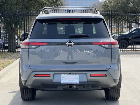New 2026 Nissan Pathfinder Platinum FWD image 5