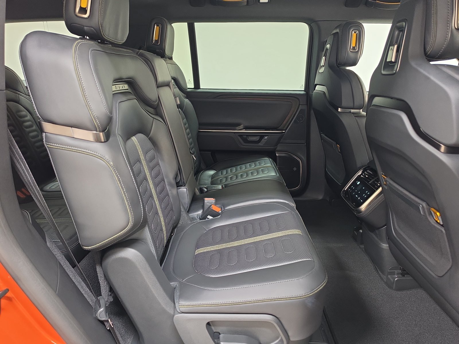 Used 2025 Rivian R1S Adventure Dual AWD/4WD image 23