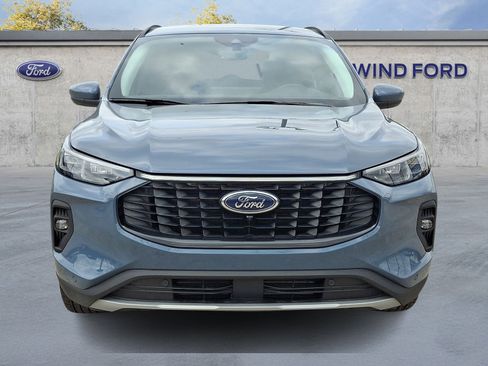 Certified 2024 Ford Escape Platinum AWD/4WD image 2