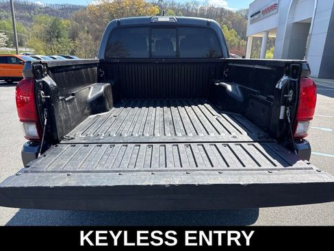 Used 2019 Toyota Tacoma SR w/ SR Convenience Package image 7