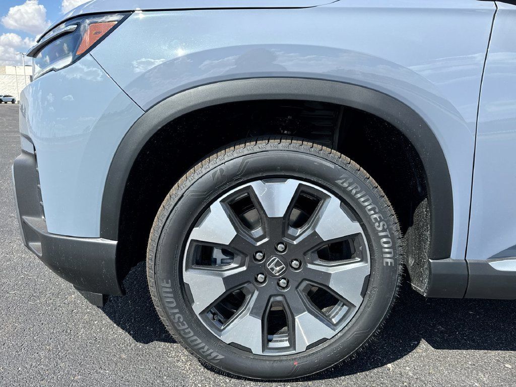 New 2026 Honda Pilot Touring image 10