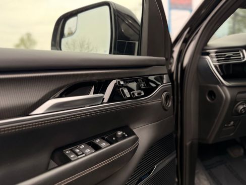 Used 2024 Jeep Grand Wagoneer L Series II w/ Quick Order Packagew 28T image 80