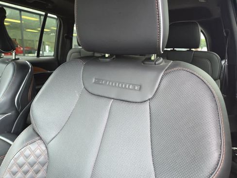Used 2022 Jeep Grand Cherokee Summit AWD/4WD image 13