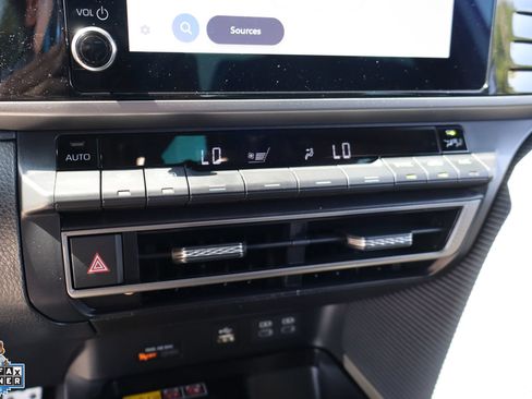 Used 2026 Toyota Camry SE w/ Convenience Package FWD image 20