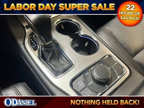 Used 2020 Jeep Grand Cherokee Limited AWD/4WD image 17