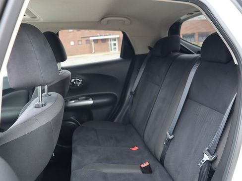 Used 2011 Nissan Juke SV AWD/4WD image 16
