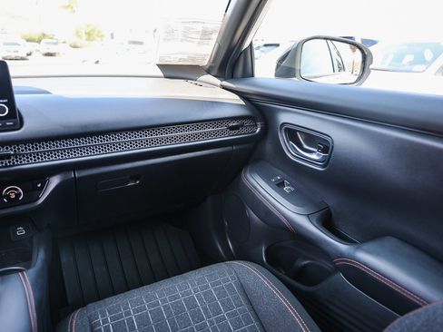 Certified 2025 Honda HR-V Sport image 7