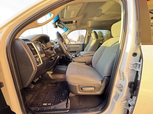 Used 2017 RAM 2500 SLT w/ Luxury Group image 27