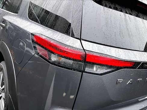 New 2026 Nissan Pathfinder SL FWD image 14