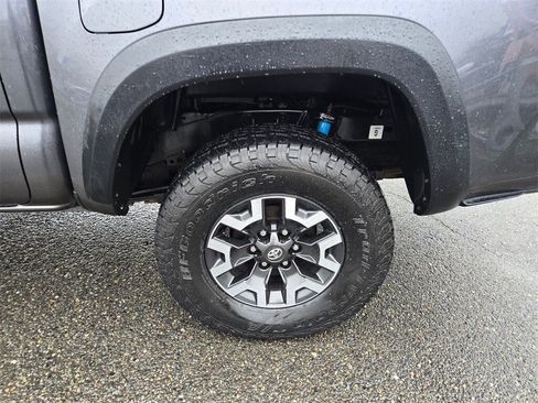 Used 2021 Toyota Tacoma TRD Off-Road w/ Technology Package image 9