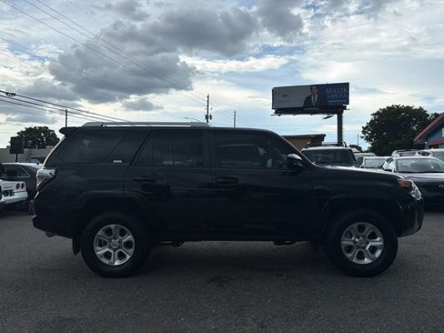 Used 2014 Toyota 4Runner SR5 RWD image 5