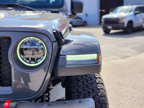 Used 2021 Jeep Wrangler Unlimited Rubicon w/ Dual Top Group AWD/4WD image 10