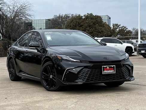 New 2026 Toyota Camry Hybrid image 1