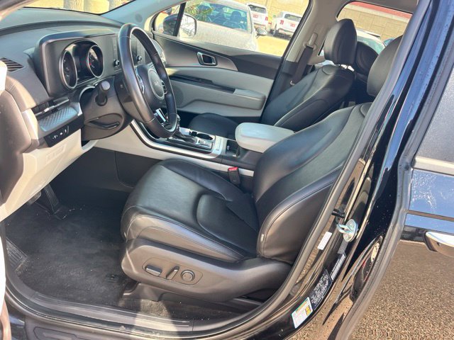 Used 2024 Kia Carnival LX FWD image 10