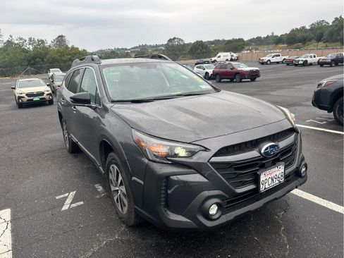 Used 2024 Subaru Outback Premium image 3