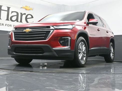Used 2023 Chevrolet Traverse LT image 4