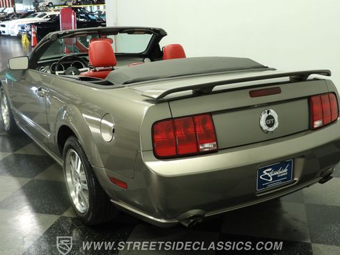 Used 2005 Ford Mustang Cobra RWD image 8