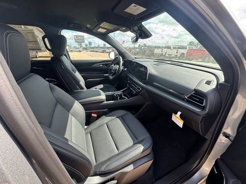 New 2026 Chevrolet Traverse LT w/ Enhanced Driving Package image 13